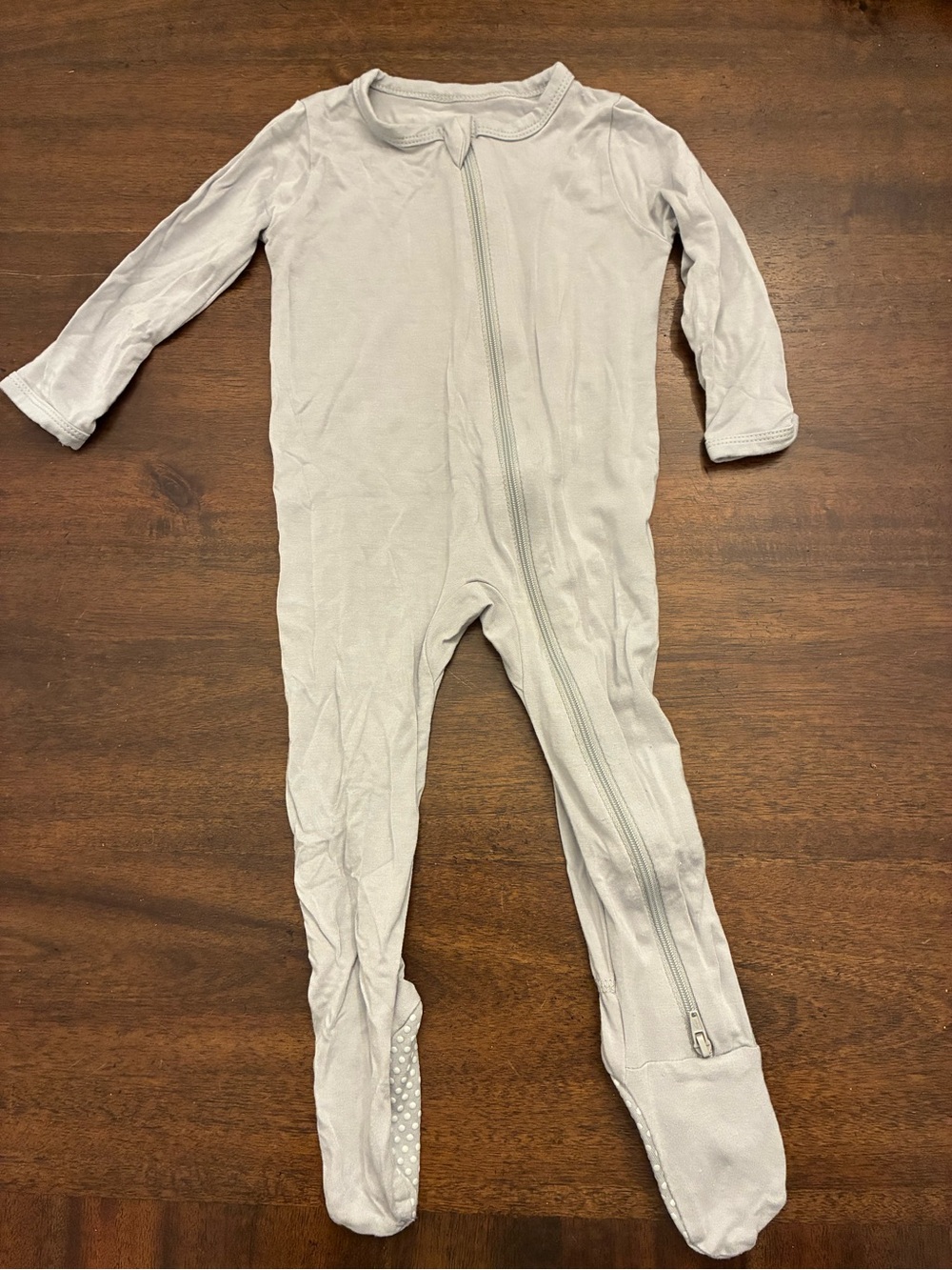 Kyte Baby Zippered Romper 6-12 Months Pajamas Bamboo Light Gray One Piece